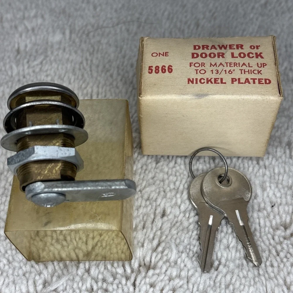 Vintage NOS National Lock Co Nickel Plated Drawer Or Door Lock‎ 2 Keys Brass